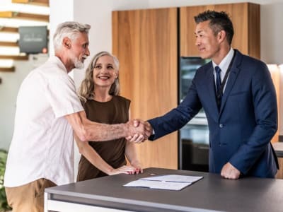 Panduan Lengkap Biaya dan Pilihan Agen Properti di Inggris untuk Penjual