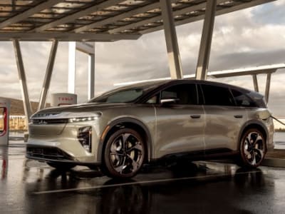 Pemilik Lucid Gravity Dapat Akses Jaringan Supercharger Tesla Mulai 2024