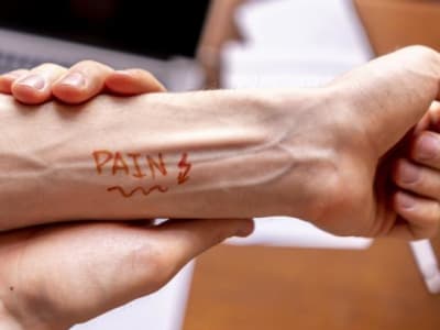 AI dan Data Genomik: Terobosan Baru untuk Perawatan Dini Rheumatoid Arthritis