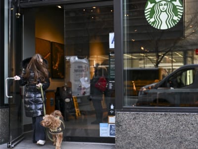 Starbucks Luncurkan Strategi Baru untuk Bangkit dari Penurunan Penjualan