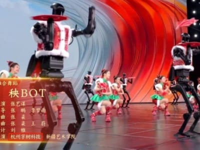 Robot Humanoid AI Tampilkan Tarian Tradisional di Gala Tahun Baru Imlek