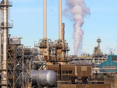 Harga Minyak Menguat di Tengah Ketidakpastian Kebijakan Perdagangan AS Terhadap Kanada dan Meksiko