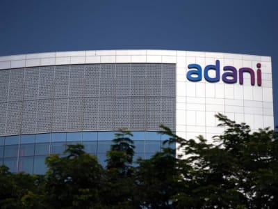 Laba Adani Enterprises Anjlok 97% Pasca Dakwaan Suap dan Kerugian Nilai Tukar