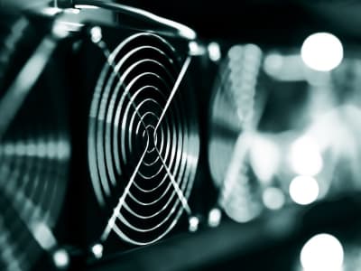 SoftBank Investasi Rp700 Miliar untuk Tingkatkan Pusat Data AI dan Bitcoin Mining Cipher