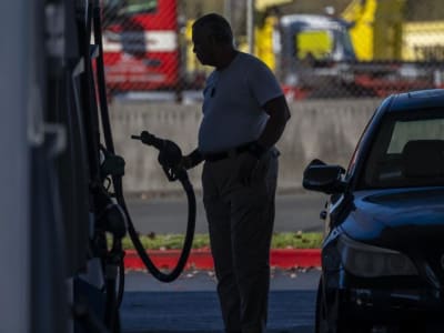 Tarif Impor Trump Picu Risiko Kenaikan Harga Minyak dan Gangguan Pasar Energi NAFTA