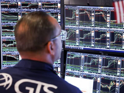 Dampak Tarif Impor Trump: Risiko Inflasi dan Tekanan Pasar Saham AS