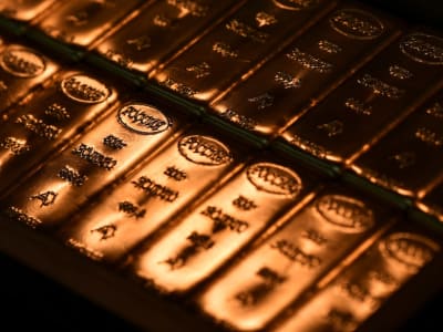 Harga Emas Diprediksi Tembus 3.000 Dolar AS Karena Ketegangan Perdagangan 2025
