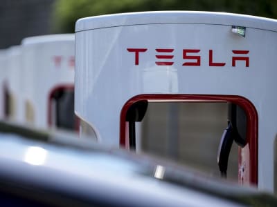 Penjualan Tesla Menurun Tajam di China dan Eropa, Saham Tertekan