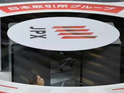 Pasar Asia Tertekan oleh Kekhawatiran Inflasi AS dan Ancaman Perang Dagang Baru