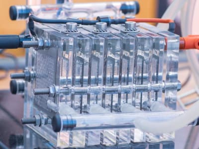 Baterai Lithium-Hidrogen Revolusioner Akan Ubah Penyimpanan Energi Terbarukan