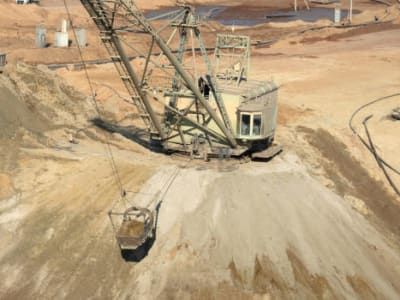 Potensi Emas Hitam Ukraina: Ilmenit dan Kesepakatan Militer AS