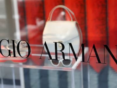 Giorgio Armani Berhasil Perbaiki Praktik Kerja, Pengadilan Cabut Administrasi