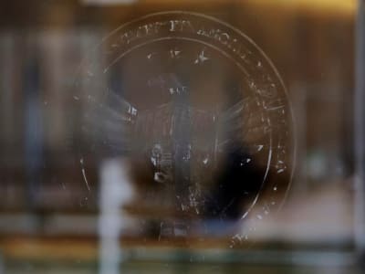 Pemerintahan Trump Bongkar Lembaga Pengawas Konsumen CFPB di Washington