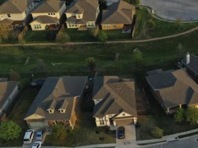 Penjualan Rumah AS Turun akibat Suku Bunga Hipotek Tinggi dan Harga Melambung