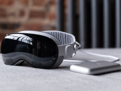 Apple Intelligence Bawa Fitur Canggih untuk Vision Pro di visionOS 2.4