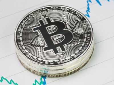 Pasar Kripto Terguncang Setelah Hack Bybit, Adopsi XRP dan Bitcoin Terus Melaju