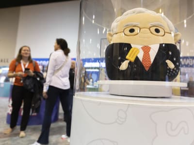 Warren Buffett Umumkan Kesuksesan Berkshire dan Suksesi CEO Baru Greg Abel
