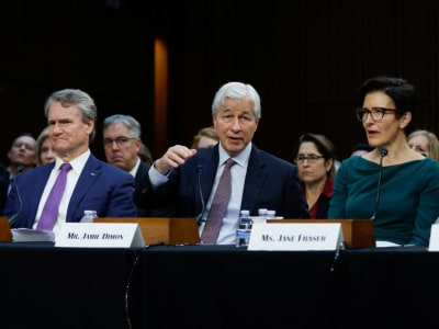 CEO Bank Wall Street Terima Kenaikan Gaji Besar Tahun 2024