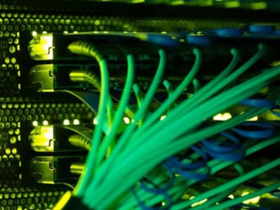 Microsoft Mengurangi Sewa Pusat Data AI, Apakah Investasi Terlalu Berlebihan?