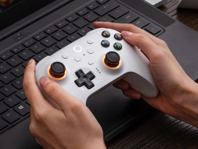 8BitDo Ultimate 2 Rilis dengan Joystick TMR Tahan Lama dan Lampu RGB Interaktif