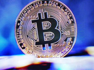 Penurunan Bitcoin Dipicu Tarif Trump dan Ketegangan Perdagangan Global