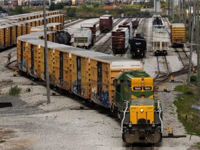 Trump Berencana Terapkan Tarif Timbal Balik Pada Kayu dan Susu Kanada