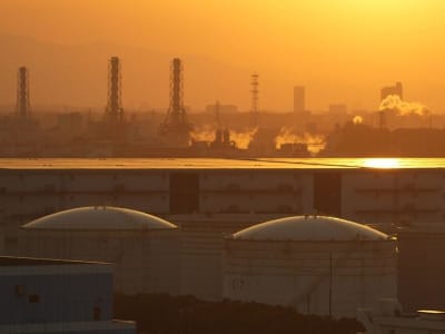 Harga Minyak Turun Karena Konflik Ukraina dan Tarif Perdagangan AS