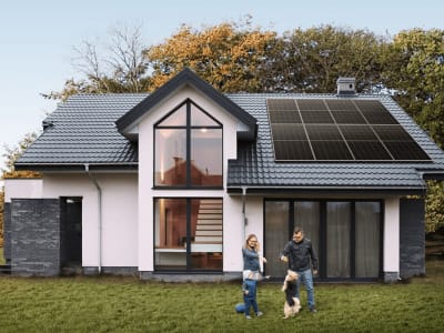 Longi Hi-MO X10: Panel Surya Anti Debu dan Efisiensi Tinggi untuk Masa Depan Energi