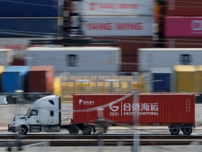 China Tolak Usulan Tarif AS untuk Kapal, Bahaya Ganggu Rantai Pasok Global