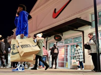 Nike Hadapi Tantangan Berat, Penjualan Turun dan Strategi Baru Diuji