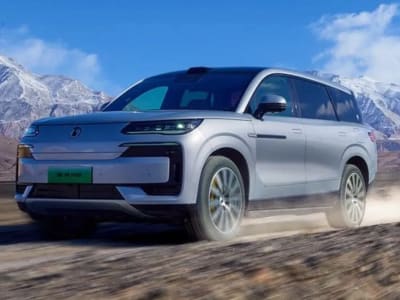 BYD Luncurkan Denza N9, Mobil Listrik Mewah yang Tantang BMW dan Mercedes-Benz