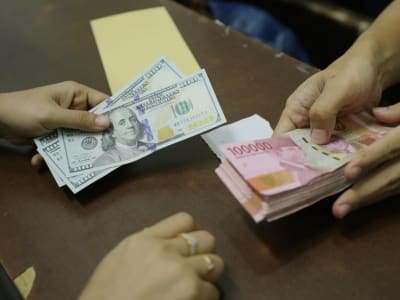 Rupiah Melemah Terpengaruh Sentimen Tarif AS yang Akan Diberlakukan April