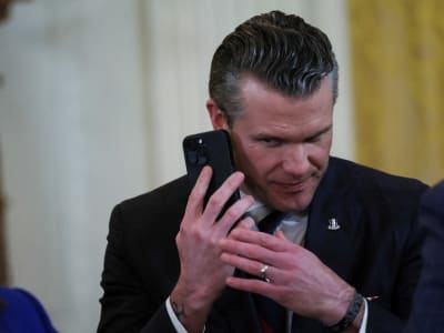 Pelanggaran Keamanan Signal: Pejabat Trump Bagikan Rencana Perang Lewat Aplikasi Enkripsi