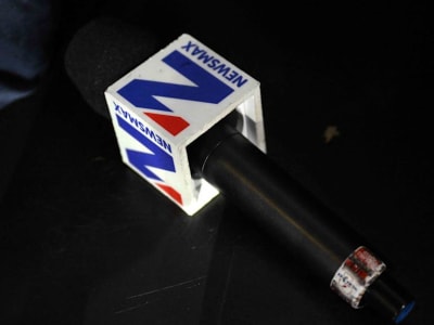 Saham Newsmax Melonjak Drastis di Debut IPO, Valuasi Mendekati 8 Miliar Dolar