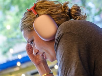 Apple Hadirkan Fitur Baru di AirPods Max, Tapi Update Firmware Masih Sulit