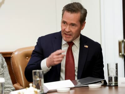 Kesalahan Siri di iPhone Bocorkan Diskusi Rahasia Militer AS di Grup Signal