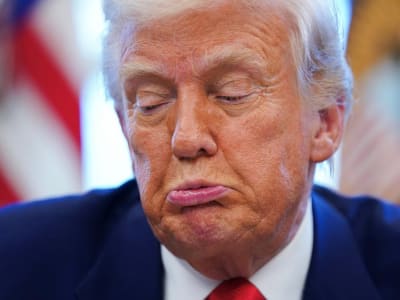 Trump Berlakukan Pengecualian Tarif Produk Elektronik Untuk Redakan Tekanan Industri Teknologi