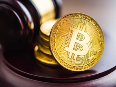 Pasar Crypto Bangkit Saat Emas Cetak Rekor, Apa Dampak Pelemahan Dolar?