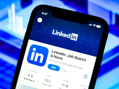 LinkedIn Perluas Verifikasi Identitas ke Platform Lain Bersama Adobe