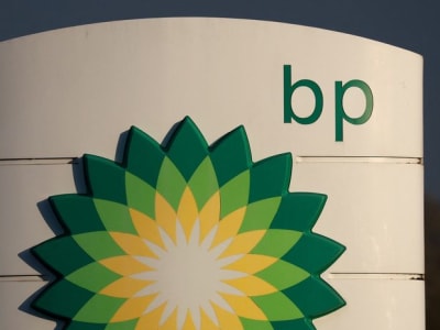 BP Laporkan Kerugian, Kepala Strategi Mundur, dan Rencana Jual Aset Besar