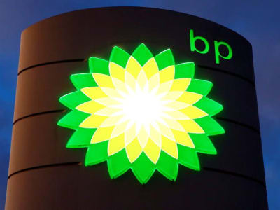 Perusahaan Minyak Besar Tinjau Akuisisi BP, Saham Menguat Meski Turun Tajam
