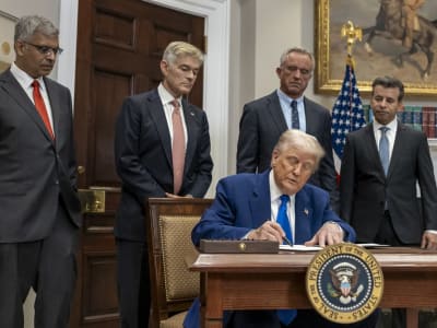 Trump Perintahkan Penurunan Harga Obat Resep dengan Batas Harga Global