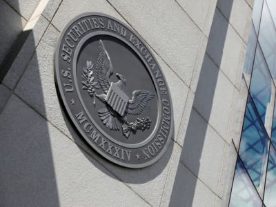 Investor Besar Kurangi Kepemilikan Spot Bitcoin ETF Pasca Penurunan Harga 2025