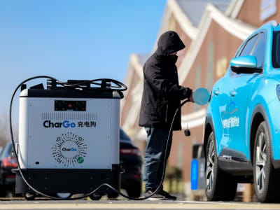 CATL Dorong Ekspansi Global dengan Robot Pengisian EV Inovatif