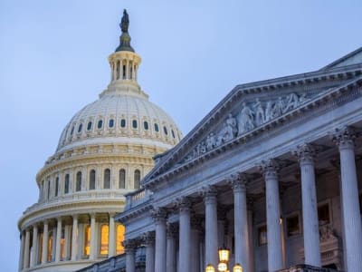 Senat AS Loloskan Regulasi Pertama untuk Stablecoin dengan Aturan Ketat