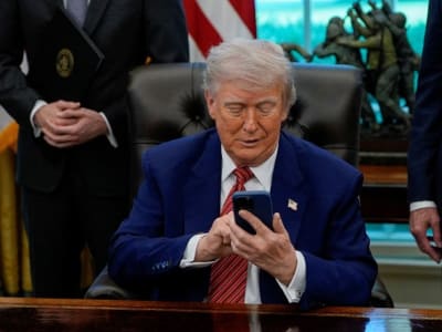 Trump Ancam Tarif 25% untuk iPhone Impor Demi Kembalikan Produksi ke AS