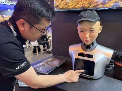 Persaingan Ketat Perusahaan Robot China dengan Produk Humanoid Canggih di Expo