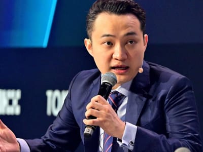 Justin Sun Dihadiahi Jam Mewah di Acara Eksklusif Token $Trump oleh Donald Trump