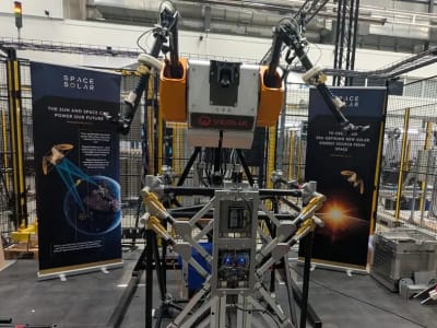 Robot Canggih Siap Bangun Pembangkit Listrik Raksasa di Luar Angkasa