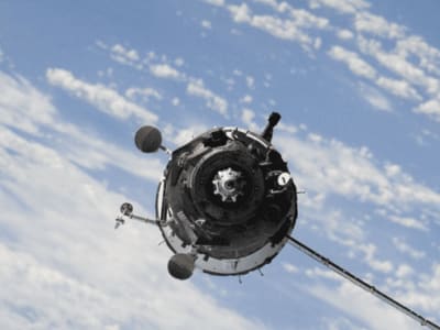 Satelit Rusia Dekati Satelit Mata-Mata AS, Ada Dugaan Senjata Anti-Satelit